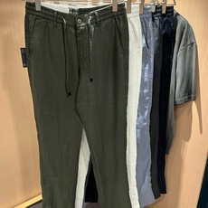 PRA*DA普*达 2026春夏新款男士休闲亚麻休闲裤,高端品质之选……一款休闲裤兼备的百搭裤装,也是男士衣橱里不可缺少 PRA*DA普*达 2026春夏新款男士休闲亚麻休闲裤,高端品质之选……一款休闲裤兼备的百搭裤装,也是男士衣橱里不可缺少