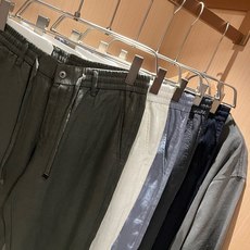 PRA*DA普*达 2026春夏新款男士休闲亚麻休闲裤,高端品质之选……一款休闲裤兼备的百搭裤装,也是男士衣橱里不可缺少 PRA*DA普*达 2026春夏新款男士休闲亚麻休闲裤,高端品质之选……一款休闲裤兼备的百搭裤装,也是男士衣橱里不可缺少