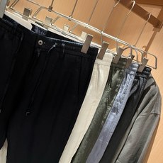 PRA*DA普*达 2026春夏新款男士休闲亚麻休闲裤,高端品质之选……一款休闲裤兼备的百搭裤装,也是男士衣橱里不可缺少 PRA*DA普*达 2026春夏新款男士休闲亚麻休闲裤,高端品质之选……一款休闲裤兼备的百搭裤装,也是男士衣橱里不可缺少