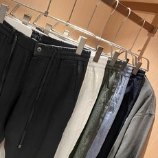 PRA*DA普*达 2026春夏新款男士休闲亚麻休闲裤,高端品质之选……一款休闲裤兼备的百搭裤装,也是男士衣橱里不可缺少 PRA*DA普*达 2026春夏新款男士休闲亚麻休闲裤,高端品质之选……一款休闲裤兼备的百搭裤装,也是男士衣橱里不可缺少