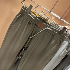 Loro Piana诺悠翩雅 2026春夏新品男士时装款高端休闲裤,香港洋行渠道货,日本原厂出品,纯血统品质,完美延续了 Loro Piana诺悠翩雅 2026春夏新品男士时装款高端休闲裤,香港洋行渠道货,日本原厂出品,纯血统品质,完美延续了