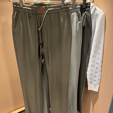 Loro Piana诺悠翩雅 2026春夏新品男士时装款高端休闲裤,香港洋行渠道货,日本原厂出品,纯血统品质,完美延续了 Loro Piana诺悠翩雅 2026春夏新品男士时装款高端休闲裤,香港洋行渠道货,日本原厂出品,纯血统品质,完美延续了