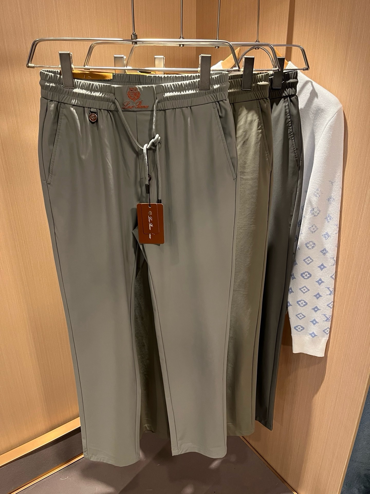 Loro Piana诺悠翩雅 2026春夏新品男士时装款高端休闲裤，香港洋行渠道货，日本原厂出品，纯血统品质，完美延续了