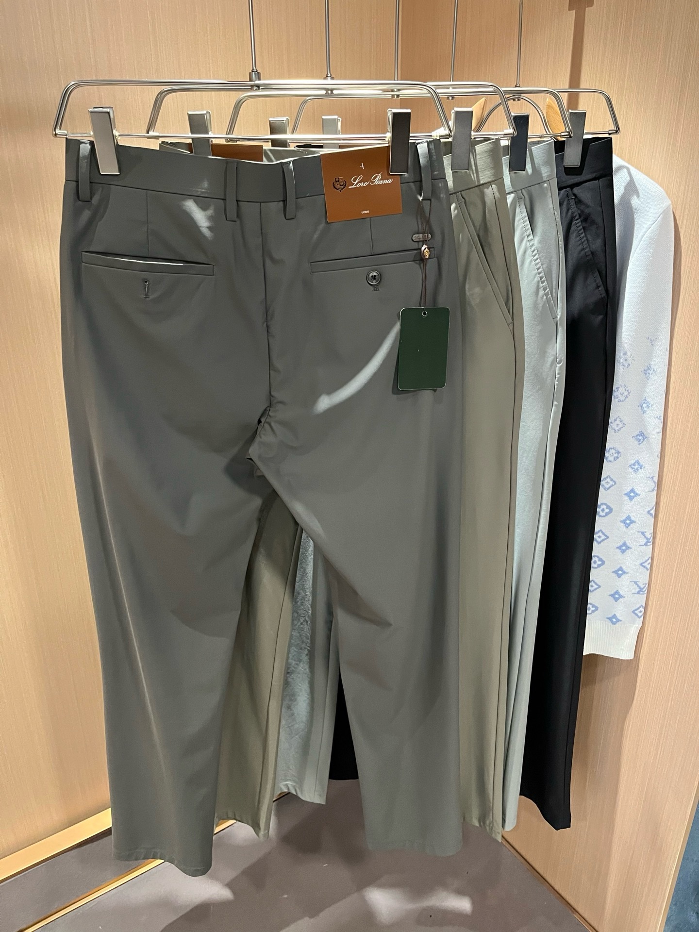 Loro Piana诺悠翩雅 2026春夏新品男士时装款高端休闲裤，香港洋行渠道货，日本原厂出品，纯血统品质，完美延续了