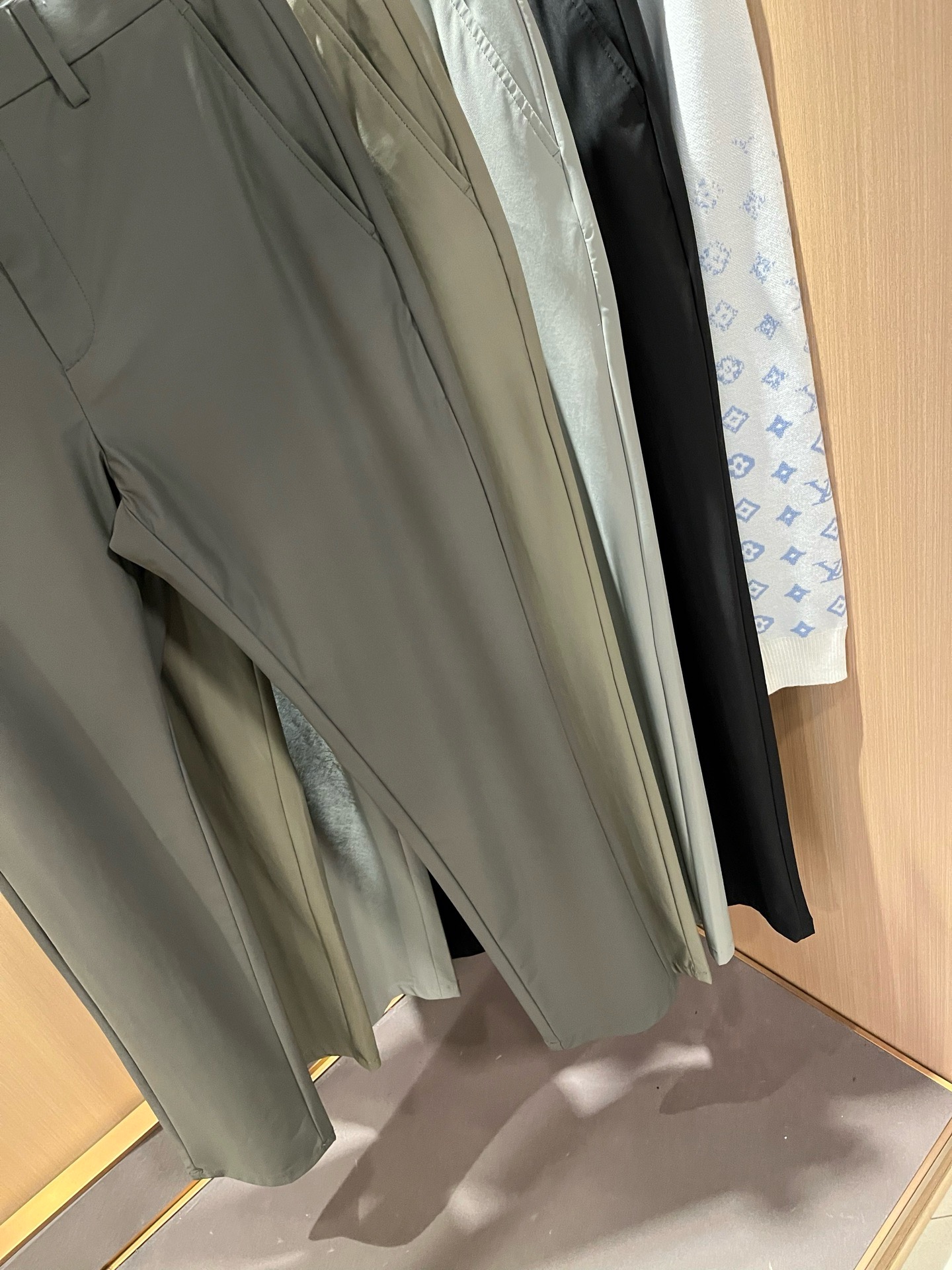 Loro Piana诺悠翩雅 2026春夏新品男士时装款高端休闲裤，香港洋行渠道货，日本原厂出品，纯血统品质，完美延续了