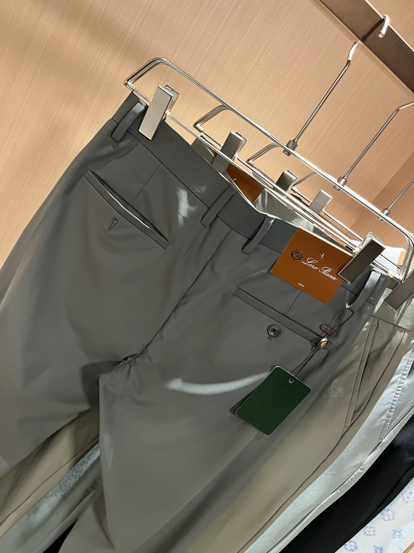 Loro Piana诺悠翩雅 2026春夏新品男士时装款高端休闲裤，香港洋行渠道货，日本原厂出品，纯血统品质，完美延续了