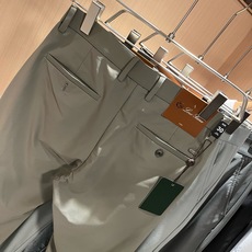 Loro Piana诺悠翩雅 2026春夏新品男士时装款高端休闲裤,香港洋行渠道货,日本原厂出品,纯血统品质,完美延续了 Loro Piana诺悠翩雅 2026春夏新品男士时装款高端休闲裤,香港洋行渠道货,日本原厂出品,纯血统品质,完美延续了