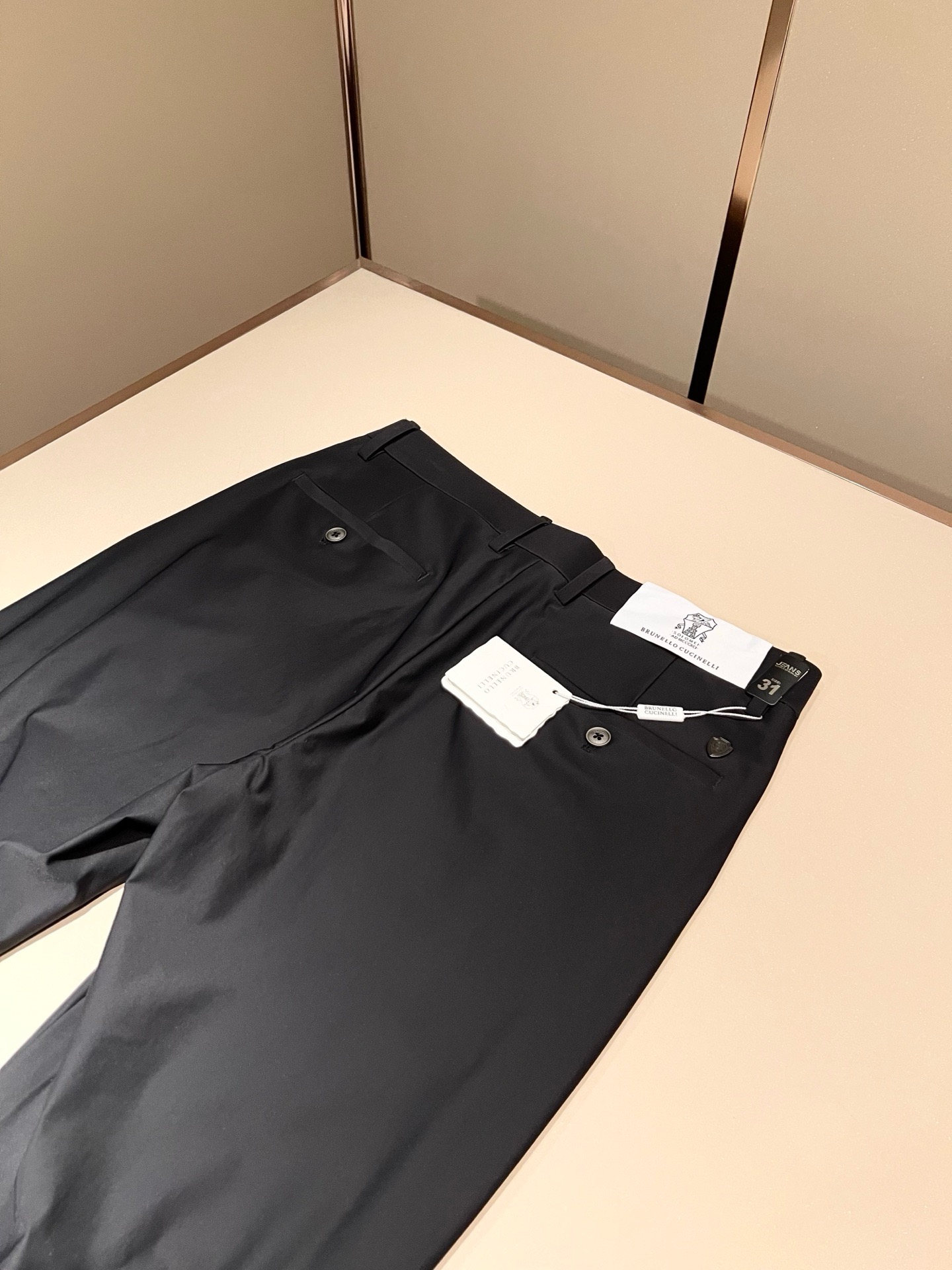 BC-Brunello Cucineli 2026春夏新品男士时装款高端休闲西裤,香港洋行渠道货,日本原厂出品,纯血统品 BC-Brunello Cucineli 2026春夏新品男士时装款高端休闲西裤,香港洋行渠道货,日本原厂出品,纯血统品