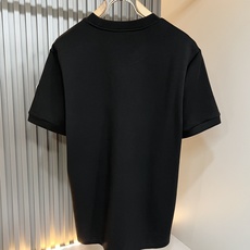 Moncler蒙口2026秋冬新款贸易订单短袖打底衫,全品相!!网红款!胸前logo图案刺绣设计!上身舒适透气,不僵硬, Moncler蒙口2026秋冬新款贸易订单短袖打底衫,全品相!!网红款!胸前logo图案刺绣设计!上身舒适透气,不僵硬,