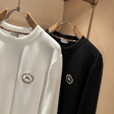 Bur*erry 巴*莉 2026秋冬新款男士长袖打底,品牌最新设计元素!既不单调也不复杂,恰到好处的展现品味!客供顶级 Bur*erry 巴*莉 2026秋冬新款男士长袖打底,品牌最新设计元素!既不单调也不复杂,恰到好处的展现品味!客供顶级