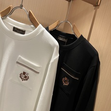 Loro Piana诺悠翩雅 2026秋冬男士最新的贸易订单打底衫,全品相!!胸前采用logo图案刺绣设计!定制婴儿绒面 Loro Piana诺悠翩雅 2026秋冬男士最新的贸易订单打底衫,全品相!!胸前采用logo图案刺绣设计!定制婴儿绒面