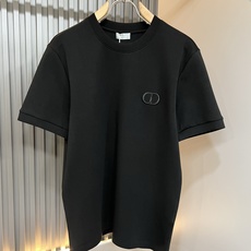 Dio*迪家 2026秋冬新款男女同款👫短袖打底衫,专柜同步发售!定制专属260克纯棉面料,定制原版工艺螺纹,胸前log Dio*迪家 2026秋冬新款男女同款👫短袖打底衫,专柜同步发售!定制专属260克纯棉面料,定制原版工艺螺纹,胸前log