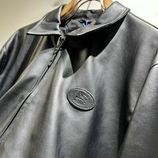 BURBER*Y巴*莉2026秋冬新品洗水皮夹克外套重磅来袭,最近比较火热聚洗水皮面料制作而成,高端户外运动休闲系列,非 BURBER*Y巴*莉2026秋冬新品洗水皮夹克外套重磅来袭,最近比较火热聚洗水皮面料制作而成,高端户外运动休闲系列,非