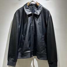BURBER*Y巴*莉2026秋冬新品洗水皮夹克外套重磅来袭,最近比较火热聚洗水皮面料制作而成,高端户外运动休闲系列,非 BURBER*Y巴*莉2026秋冬新品洗水皮夹克外套重磅来袭,最近比较火热聚洗水皮面料制作而成,高端户外运动休闲系列,非