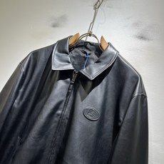 BURBER*Y巴*莉2026秋冬新品洗水皮夹克外套重磅来袭,最近比较火热聚洗水皮面料制作而成,高端户外运动休闲系列,非 BURBER*Y巴*莉2026秋冬新品洗水皮夹克外套重磅来袭,最近比较火热聚洗水皮面料制作而成,高端户外运动休闲系列,非