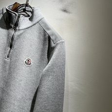 Moncl*r蒙*口2026秋冬男女同款情侣款👫最新的贸易订单长袖针织卫衣,全品相!!网红款!工艺采用图案logo徽章工 Moncl*r蒙*口2026秋冬男女同款情侣款👫最新的贸易订单长袖针织卫衣,全品相!!网红款!工艺采用图案logo徽章工