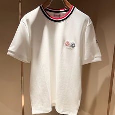 Moncler蒙口2026秋冬新款贸易订单打底衫,全品相!!网红款!胸前logo图案刺绣设计!上身舒适透气,不僵硬,整体 Moncler蒙口2026秋冬新款贸易订单打底衫,全品相!!网红款!胸前logo图案刺绣设计!上身舒适透气,不僵硬,整体