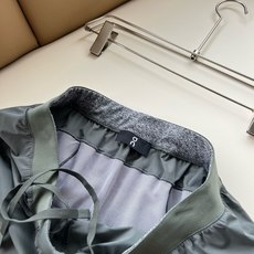 On Running 2026春夏新款休闲运动风格休闲短裤裤,户外品牌可能大家第一想到的就是给人一种标签试的感觉!除了在 On Running 2026春夏新款休闲运动风格休闲短裤裤,户外品牌可能大家第一想到的就是给人一种标签试的感觉!除了在