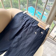 BURBER*Y巴*莉 2026春夏男士休闲裤,男士经典基础款小直筒裤 简洁纯色百搭款五金logo辅料配合 标志性明显, BURBER*Y巴*莉 2026春夏男士休闲裤,男士经典基础款小直筒裤 简洁纯色百搭款五金logo辅料配合 标志性明显,