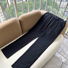 BURBER*Y巴*莉 2026春夏男士休闲裤,男士经典基础款小直筒裤 简洁纯色百搭款五金logo辅料配合 标志性明显, BURBER*Y巴*莉 2026春夏男士休闲裤,男士经典基础款小直筒裤 简洁纯色百搭款五金logo辅料配合 标志性明显,