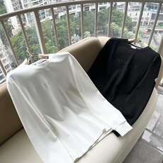 Moncler蒙口2026秋冬新款贸易订单长袖打底衫,全品相!!网红款!胸前logo图案刺绣设计!上身舒适透气,不僵硬, Moncler蒙口2026秋冬新款贸易订单长袖打底衫,全品相!!网红款!胸前logo图案刺绣设计!上身舒适透气,不僵硬,