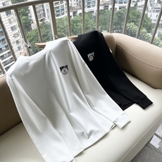Moncler蒙口2026秋冬新款贸易订单长袖打底衫,全品相!!网红款!胸前logo图案刺绣设计!上身舒适透气,不僵硬, Moncler蒙口2026秋冬新款贸易订单长袖打底衫,全品相!!网红款!胸前logo图案刺绣设计!上身舒适透气,不僵硬,