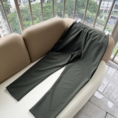 ARCTER*X始*祖鸟 2026春夏新款休闲运动风格休闲裤,户外品牌可能大家第一想到的就是加拿大鹅、始祖鸟。给人一种标 ARCTER*X始*祖鸟 2026春夏新款休闲运动风格休闲裤,户外品牌可能大家第一想到的就是加拿大鹅、始祖鸟。给人一种标