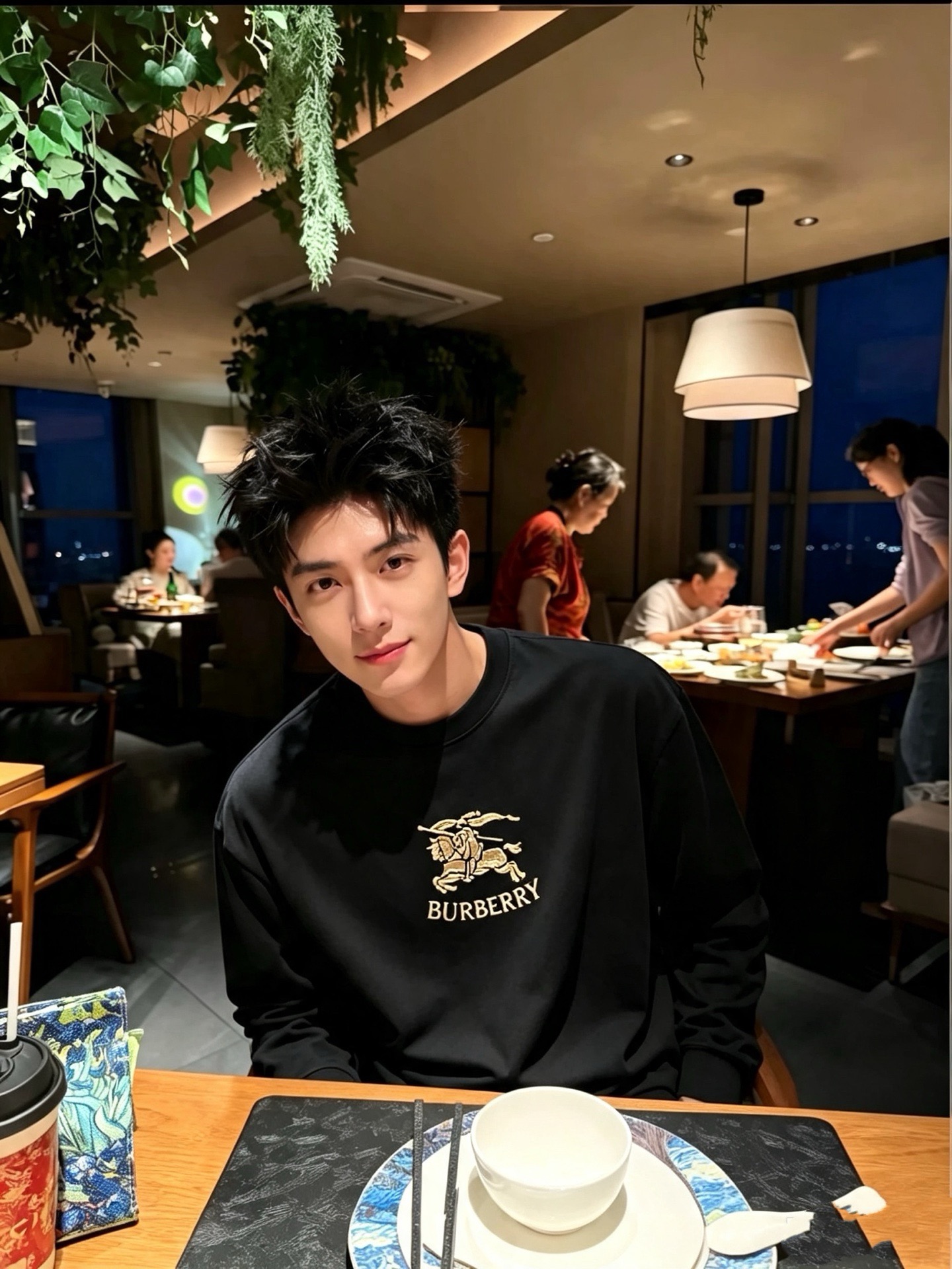 Bur*erry 巴*莉 2026秋冬新款男士长袖打底,品牌最新设计元素!既不单调也不复杂,恰到好处的展现品味!客供顶级 Bur*erry 巴*莉 2026秋冬新款男士长袖打底,品牌最新设计元素!既不单调也不复杂,恰到好处的展现品味!客供顶级
