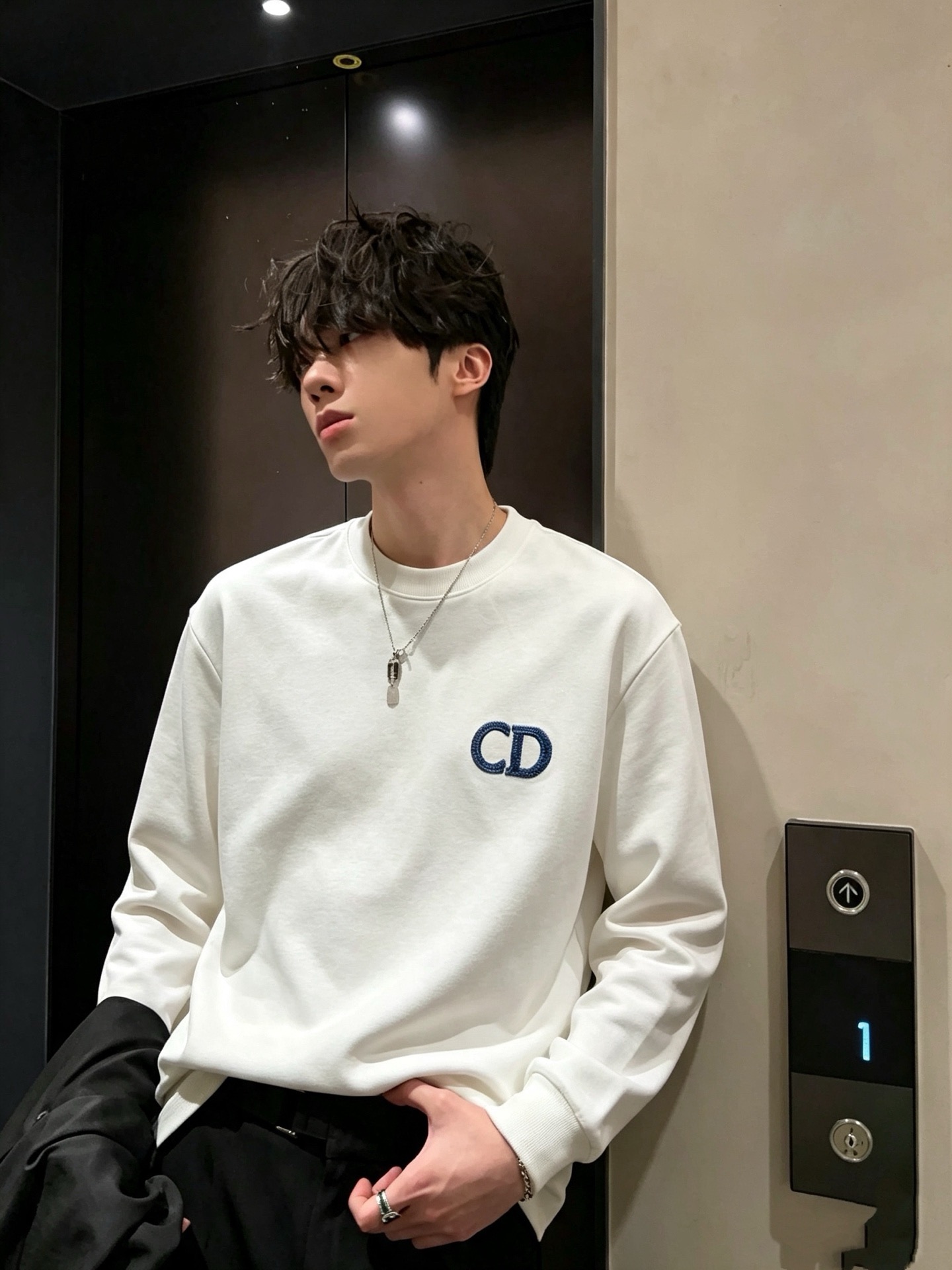 Dio*迪家 2026秋冬新款男女同款👫长袖打底衫,专柜同步发售!定制专属260克纯棉面料,定制原版工艺螺纹,胸前log Dio*迪家 2026秋冬新款男女同款👫长袖打底衫,专柜同步发售!定制专属260克纯棉面料,定制原版工艺螺纹,胸前log