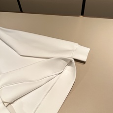 Dio*迪家 2026秋冬新款男女同款👫长袖卫衣,专柜同步发售!定制专属纯棉面料卫衣,定制原版工艺螺纹,采用字母logo Dio*迪家 2026秋冬新款男女同款👫长袖卫衣,专柜同步发售!定制专属纯棉面料卫衣,定制原版工艺螺纹,采用字母logo