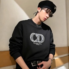 Dio*迪家 2026秋冬新款男女同款👫长袖卫衣,专柜同步发售!定制专属纯棉面料卫衣,定制原版工艺螺纹,采用字母logo Dio*迪家 2026秋冬新款男女同款👫长袖卫衣,专柜同步发售!定制专属纯棉面料卫衣,定制原版工艺螺纹,采用字母logo