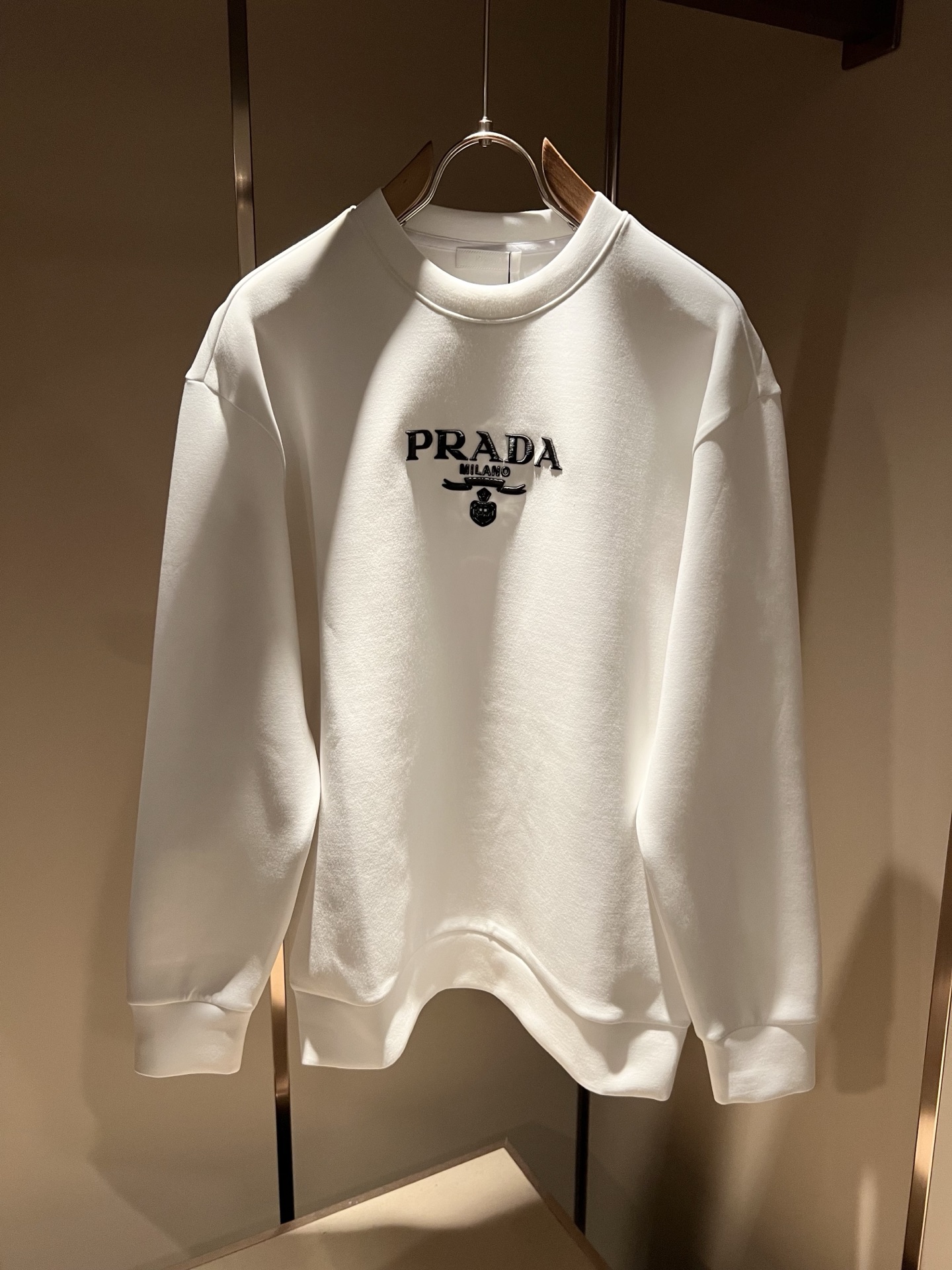 PRAD*A普*达2026秋冬新款男女同款👫长袖卫衣,最新款全网独家首上!!~既经典有时尚百搭,谁不爱啊,将经典再次展现 PRAD*A普*达2026秋冬新款男女同款👫长袖卫衣,最新款全网独家首上!!~既经典有时尚百搭,谁不爱啊,将经典再次展现