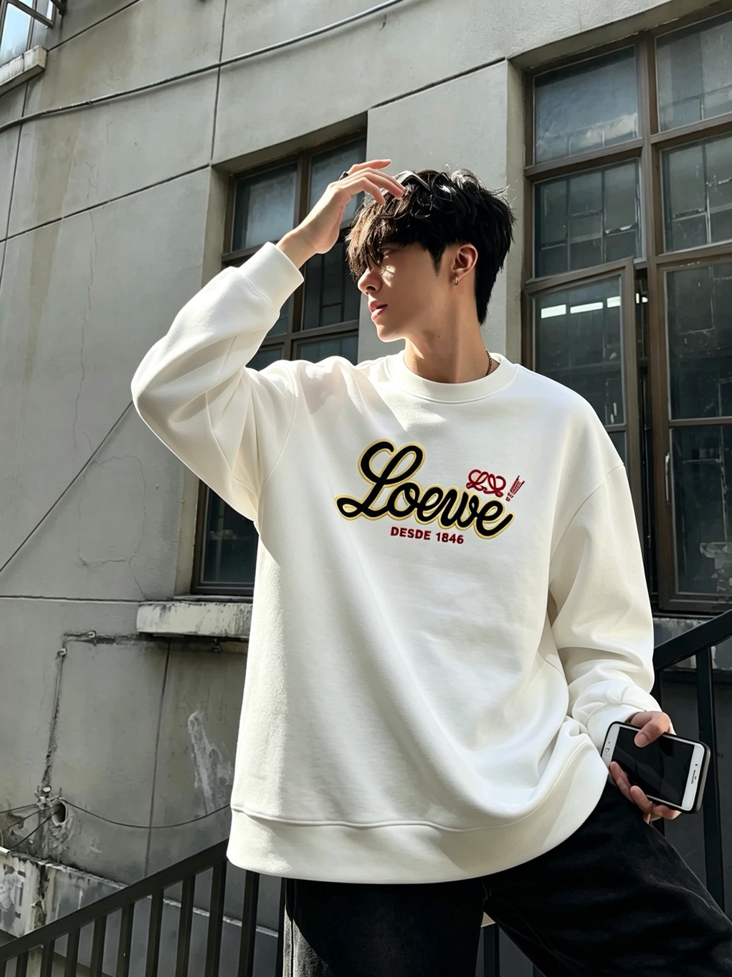 LOE*WE罗*威 2026秋冬男女同款👫长袖卫衣,意大利原厂订单渠道,极具个性高级潮风,标志logo刺绣设计!情侣款定 LOE*WE罗*威 2026秋冬男女同款👫长袖卫衣,意大利原厂订单渠道,极具个性高级潮风,标志logo刺绣设计!情侣款定