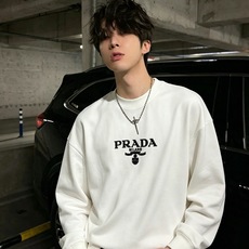 PRAD*A普*达2026秋冬新款男女同款👫长袖卫衣,最新款全网独家首上!!~既经典有时尚百搭,谁不爱啊,将经典再次展现 PRAD*A普*达2026秋冬新款男女同款👫长袖卫衣,最新款全网独家首上!!~既经典有时尚百搭,谁不爱啊,将经典再次展现