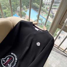 Moncler蒙口2026秋冬新款贸易订单长袖打底衫,全品相!!网红款!下摆logo图案刺绣设计!上身舒适透气,不僵硬, Moncler蒙口2026秋冬新款贸易订单长袖打底衫,全品相!!网红款!下摆logo图案刺绣设计!上身舒适透气,不僵硬,