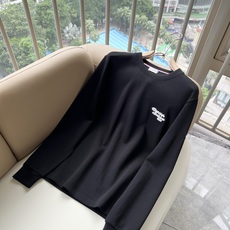 Moncler蒙口2026秋冬新款贸易订单长袖打底衫,全品相!!网红款!胸前logo图案刺绣设计!上身舒适透气,不僵硬, Moncler蒙口2026秋冬新款贸易订单长袖打底衫,全品相!!网红款!胸前logo图案刺绣设计!上身舒适透气,不僵硬,
