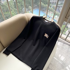 Bur*erry 巴*莉 2026秋冬新款男士长袖打底,品牌最新设计元素!既不单调也不复杂,恰到好处的展现品味!客供顶级 Bur*erry 巴*莉 2026秋冬新款男士长袖打底,品牌最新设计元素!既不单调也不复杂,恰到好处的展现品味!客供顶级