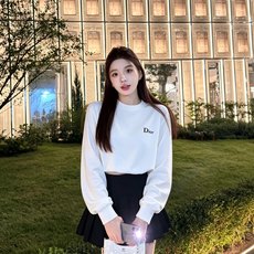 Dio*迪家 2026秋冬新款男女同款👫长袖打底衫,专柜同步发售!定制专属260克纯棉面料,定制原版工艺螺纹,胸前log Dio*迪家 2026秋冬新款男女同款👫长袖打底衫,专柜同步发售!定制专属260克纯棉面料,定制原版工艺螺纹,胸前log
