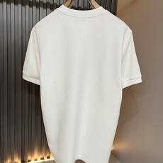 Moncler蒙口2026秋冬新款贸易订单短袖打底衫,全品相!!网红款!胸前logo图案刺绣设计!上身舒适透气,不僵硬, Moncler蒙口2026秋冬新款贸易订单短袖打底衫,全品相!!网红款!胸前logo图案刺绣设计!上身舒适透气,不僵硬,