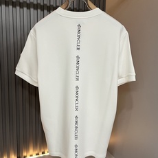 Moncler蒙口2026秋冬新款贸易订单短袖打底衫,全品相!!网红款!胸前logo图案刺绣设计!上身舒适透气,不僵硬, Moncler蒙口2026秋冬新款贸易订单短袖打底衫,全品相!!网红款!胸前logo图案刺绣设计!上身舒适透气,不僵硬,