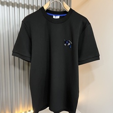 Bur*erry 巴*莉 2026秋冬新款男女同款短袖打底,品牌最新设计元素!既不单调也不复杂,恰到好处的展现品味!客供 Bur*erry 巴*莉 2026秋冬新款男女同款短袖打底,品牌最新设计元素!既不单调也不复杂,恰到好处的展现品味!客供