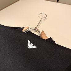 Arman阿*尼2026秋冬新款男士休闲长袖卫衣,原单代工厂订单,标志logo图案刺绣设计!简洁的设计精致优雅,令人叹服 Arman阿*尼2026秋冬新款男士休闲长袖卫衣,原单代工厂订单,标志logo图案刺绣设计!简洁的设计精致优雅,令人叹服