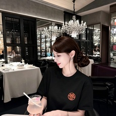 Her*mes爱*仕2026秋冬新款男女同款👫短袖打底衫,全新升级百搭基础款,低调奢华,品格之选!甄选优质精选纯棉面料! Her*mes爱*仕2026秋冬新款男女同款👫短袖打底衫,全新升级百搭基础款,低调奢华,品格之选!甄选优质精选纯棉面料!