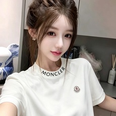 Moncler蒙口2026秋冬新款贸易订单短袖打底衫,全品相!!网红款!胸前logo图案刺绣设计!上身舒适透气,不僵硬, Moncler蒙口2026秋冬新款贸易订单短袖打底衫,全品相!!网红款!胸前logo图案刺绣设计!上身舒适透气,不僵硬,