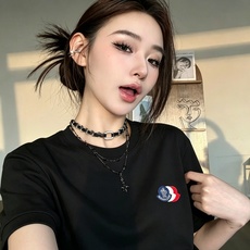 Moncler蒙口2026秋冬新款贸易订单短袖打底衫,全品相!!网红款!胸前logo图案刺绣设计!上身舒适透气,不僵硬, Moncler蒙口2026秋冬新款贸易订单短袖打底衫,全品相!!网红款!胸前logo图案刺绣设计!上身舒适透气,不僵硬,