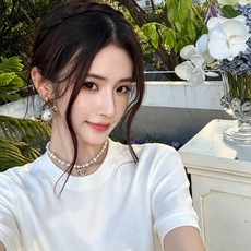 Bur*erry 巴*莉 2026秋冬新款男女同款短袖打底,品牌最新设计元素!既不单调也不复杂,恰到好处的展现品味!客供 Bur*erry 巴*莉 2026秋冬新款男女同款短袖打底,品牌最新设计元素!既不单调也不复杂,恰到好处的展现品味!客供