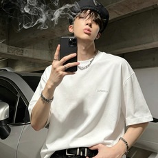 Bur*erry 巴*莉 2026秋冬新款男女同款短袖打底,品牌最新设计元素!既不单调也不复杂,恰到好处的展现品味!客供 Bur*erry 巴*莉 2026秋冬新款男女同款短袖打底,品牌最新设计元素!既不单调也不复杂,恰到好处的展现品味!客供