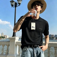 Bur*erry 巴*莉 2026秋冬新款男女同款短袖打底,品牌最新设计元素!既不单调也不复杂,恰到好处的展现品味!客供 Bur*erry 巴*莉 2026秋冬新款男女同款短袖打底,品牌最新设计元素!既不单调也不复杂,恰到好处的展现品味!客供