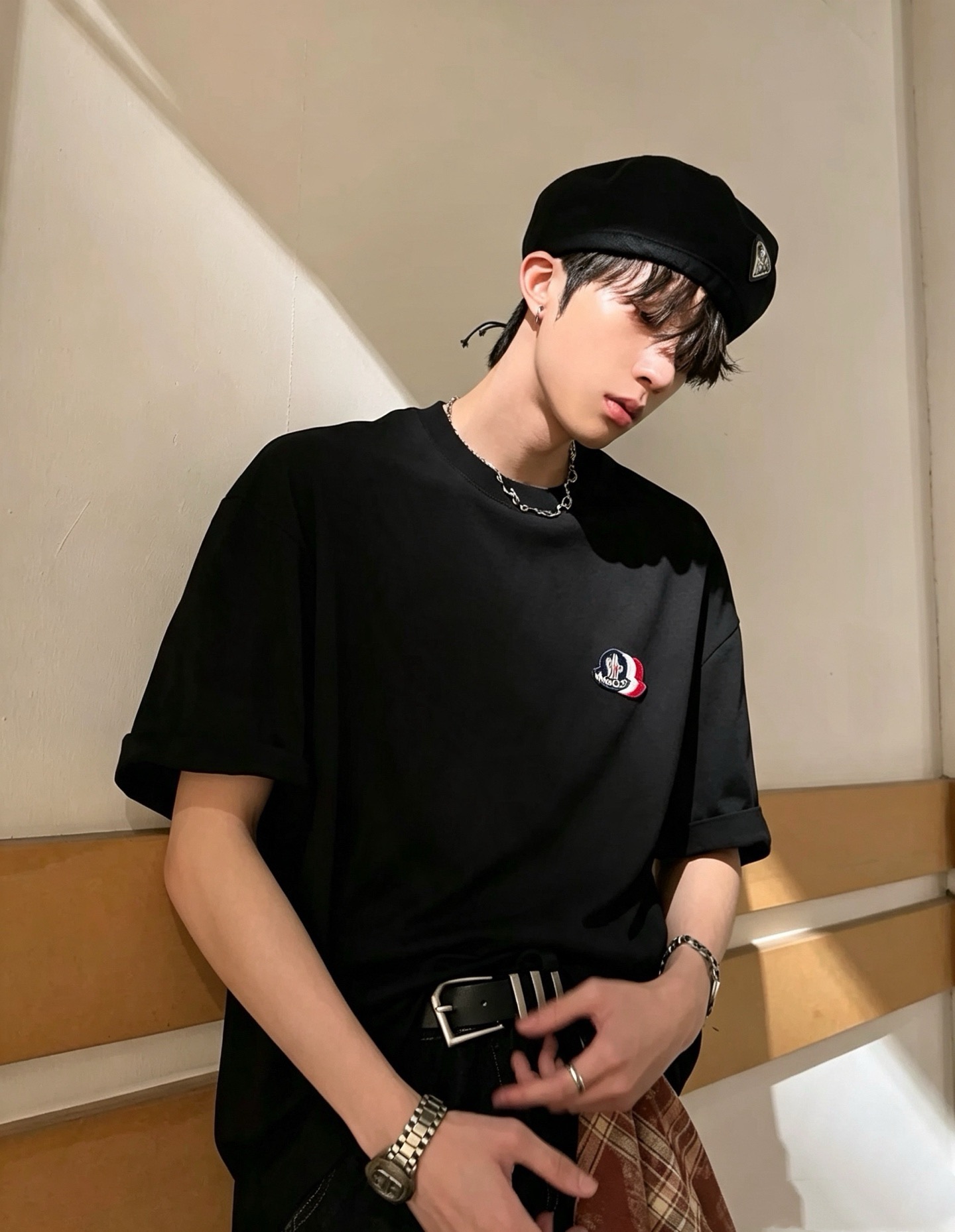 Moncler蒙口2026秋冬新款贸易订单短袖打底衫，全品相！！网红款！胸前logo图案刺绣设计！上身舒适透气，不僵硬，