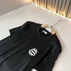 Moncler蒙家 2026春夏最新男女同款👫贸易订单短袖T恤,全品相!!网红款!采用logo图案刺绣设计!上身舒适透气 Moncler蒙家 2026春夏最新男女同款👫贸易订单短袖T恤,全品相!!网红款!采用logo图案刺绣设计!上身舒适透气